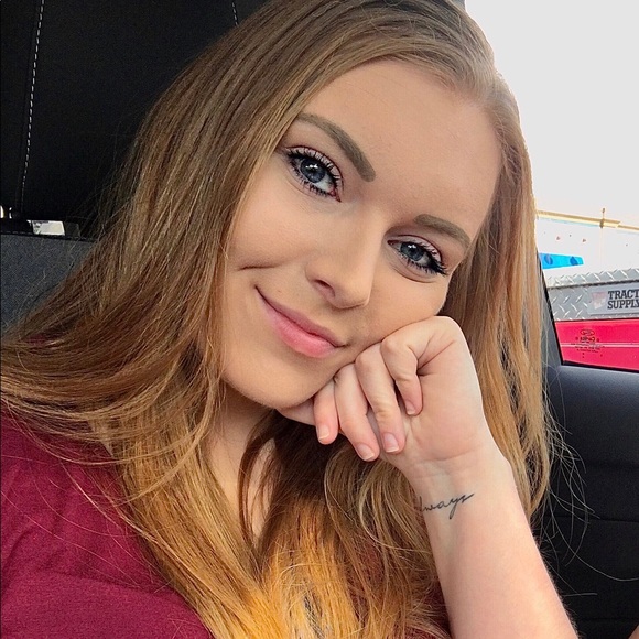 Meet the Posher Other - Meet your Posher, Ashlyn